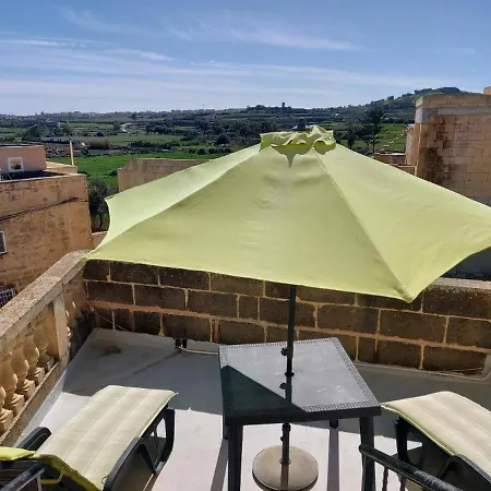 Indy In Wonderland Coliving Maison d'hôtes Għasri