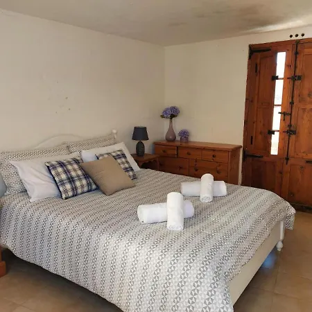 Indy In Wonderland Coliving * Għasri